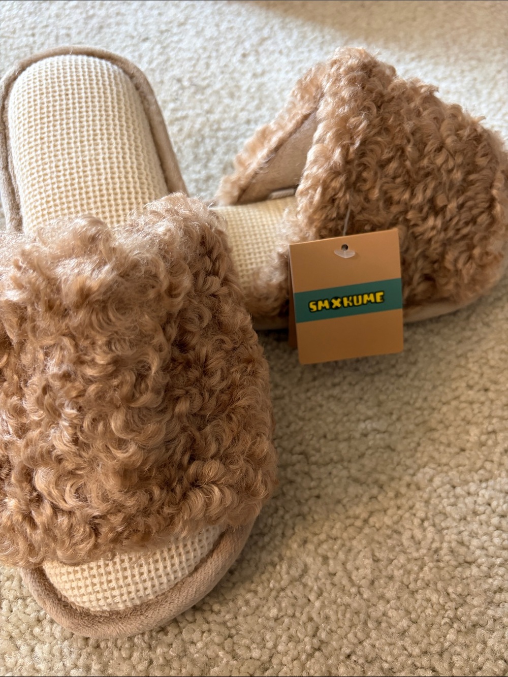 Smxkume Women’s Cozy Soft Fuzzy Curly Faux Fur Slide Slippers -Size 10 NWT